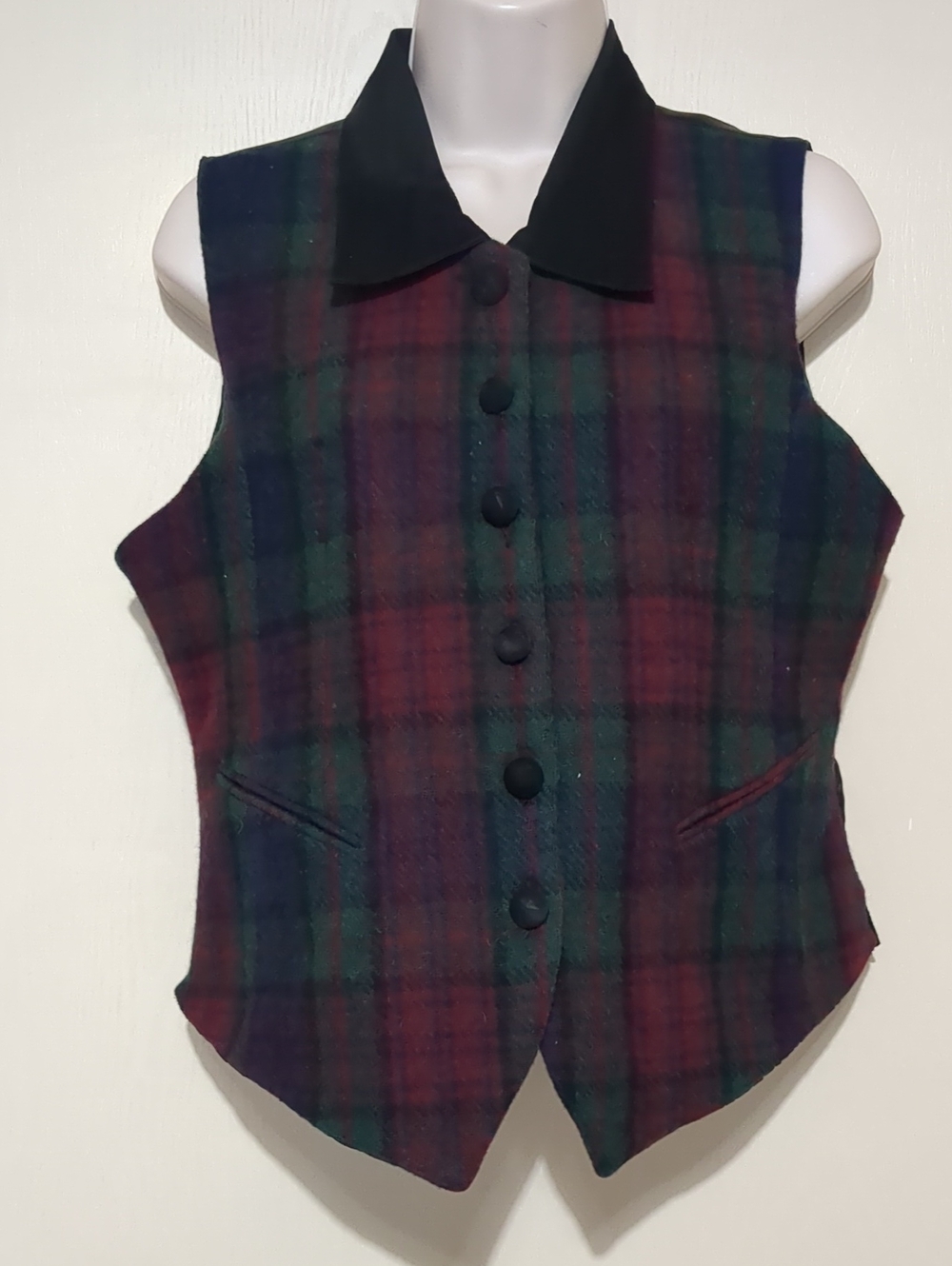 Vintage Erika Red Green Wool Blend Plaid Vest Size Medium